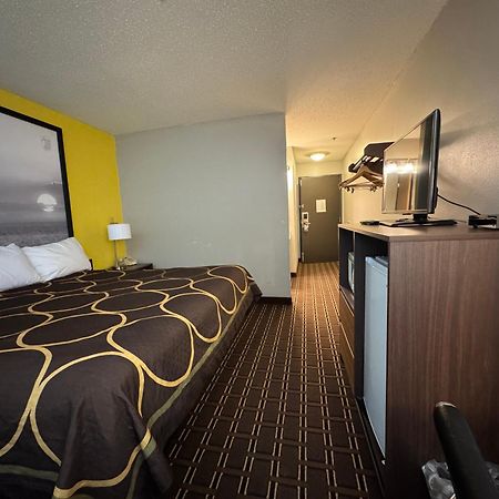 Hotel Super 8 By Wyndham Reedsburg Extérieur photo