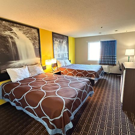 Hotel Super 8 By Wyndham Reedsburg Extérieur photo