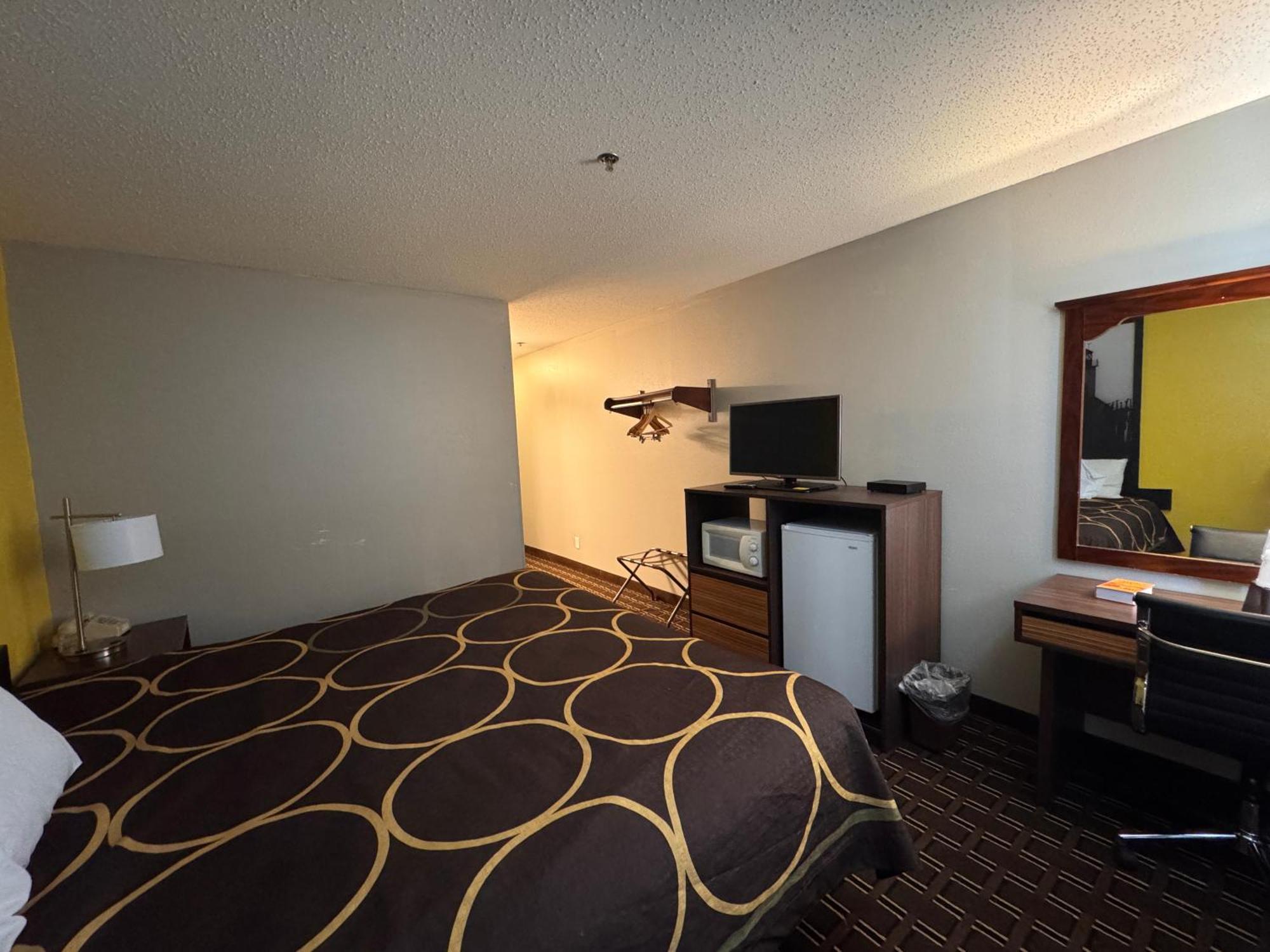 Hotel Super 8 By Wyndham Reedsburg Extérieur photo