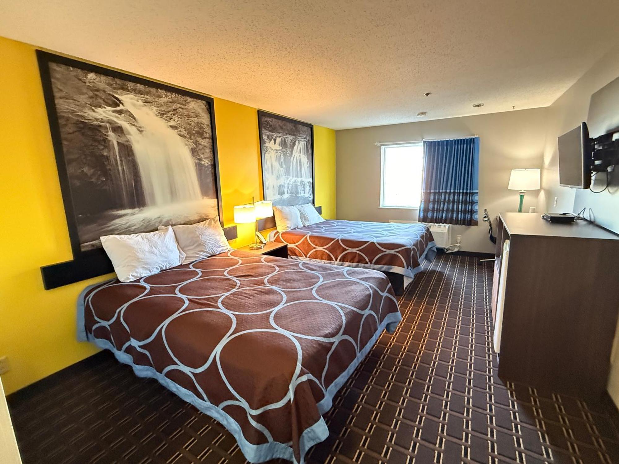 Hotel Super 8 By Wyndham Reedsburg Extérieur photo