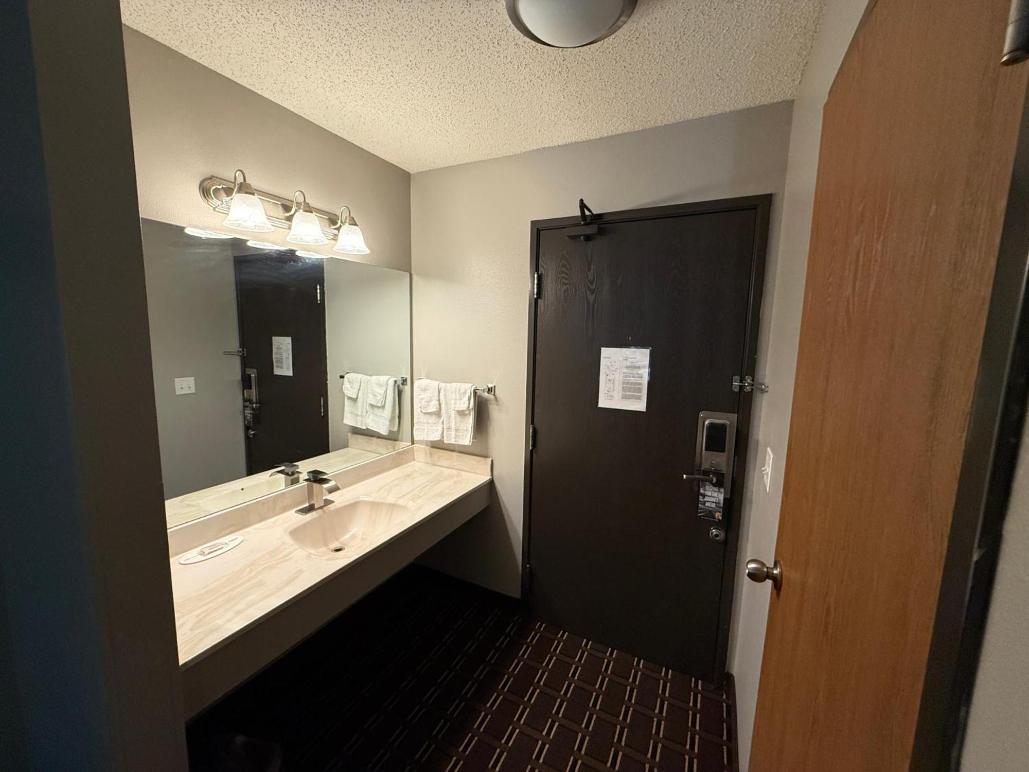 Hotel Super 8 By Wyndham Reedsburg Extérieur photo