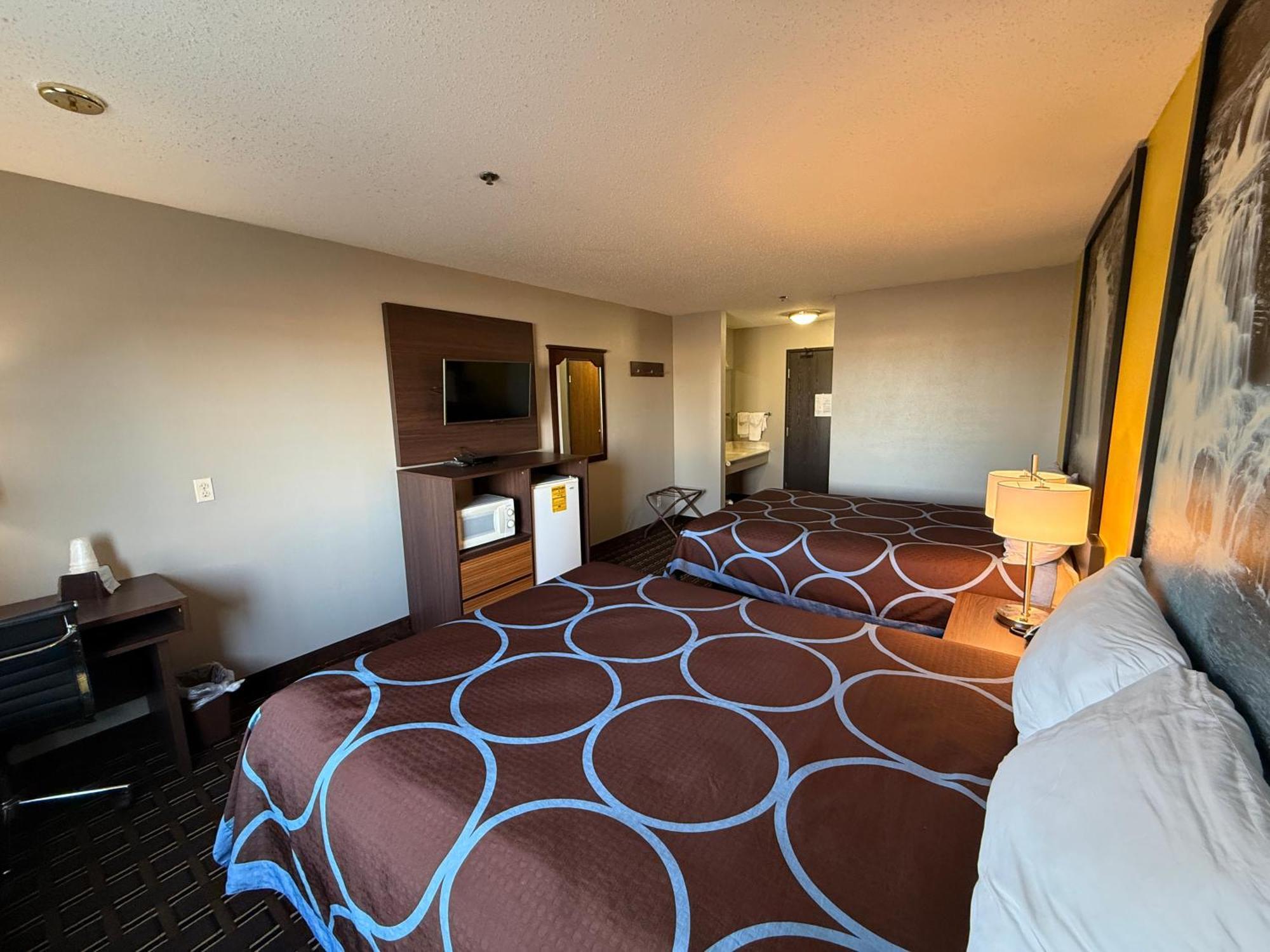 Hotel Super 8 By Wyndham Reedsburg Extérieur photo
