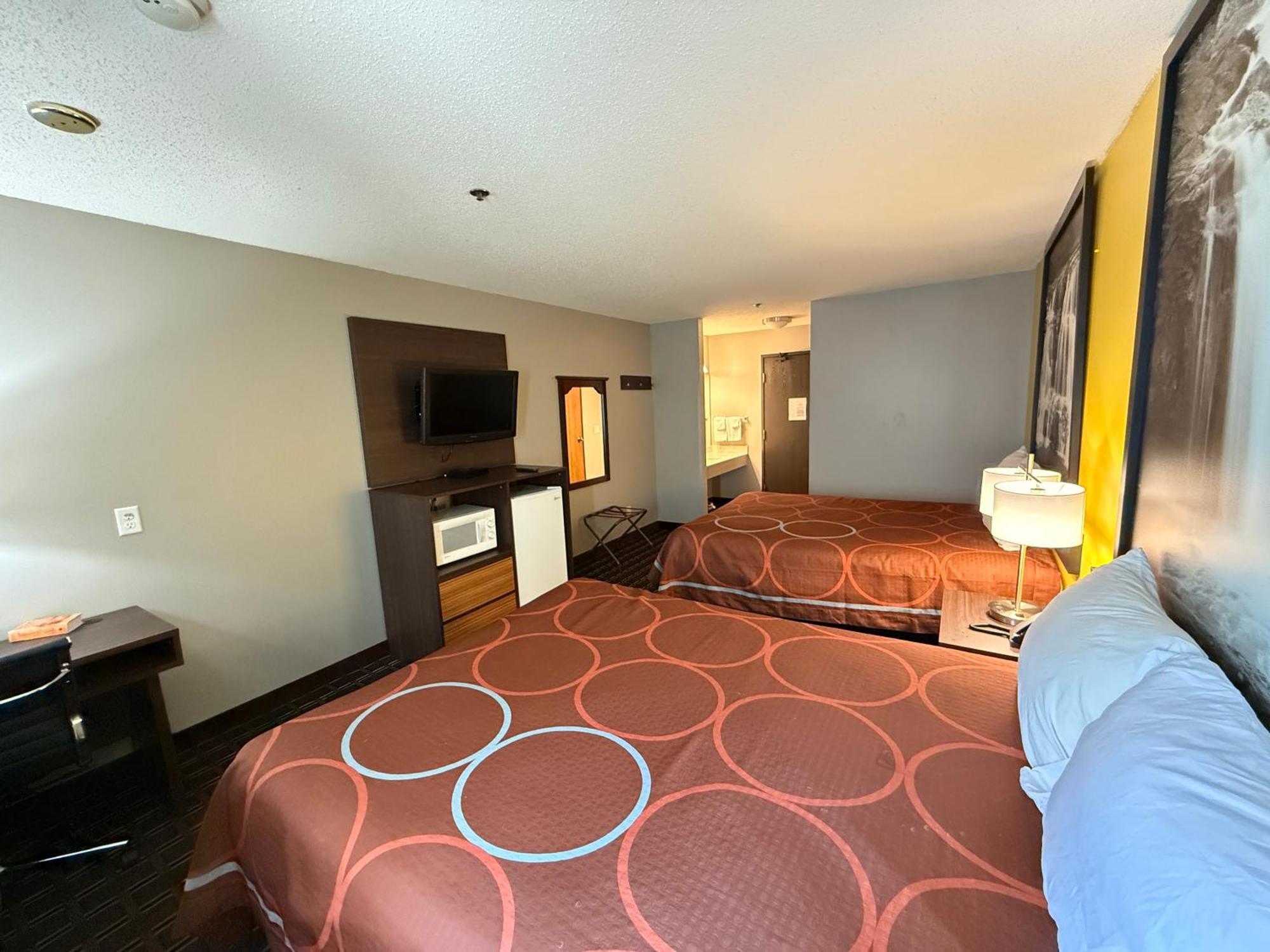 Hotel Super 8 By Wyndham Reedsburg Extérieur photo