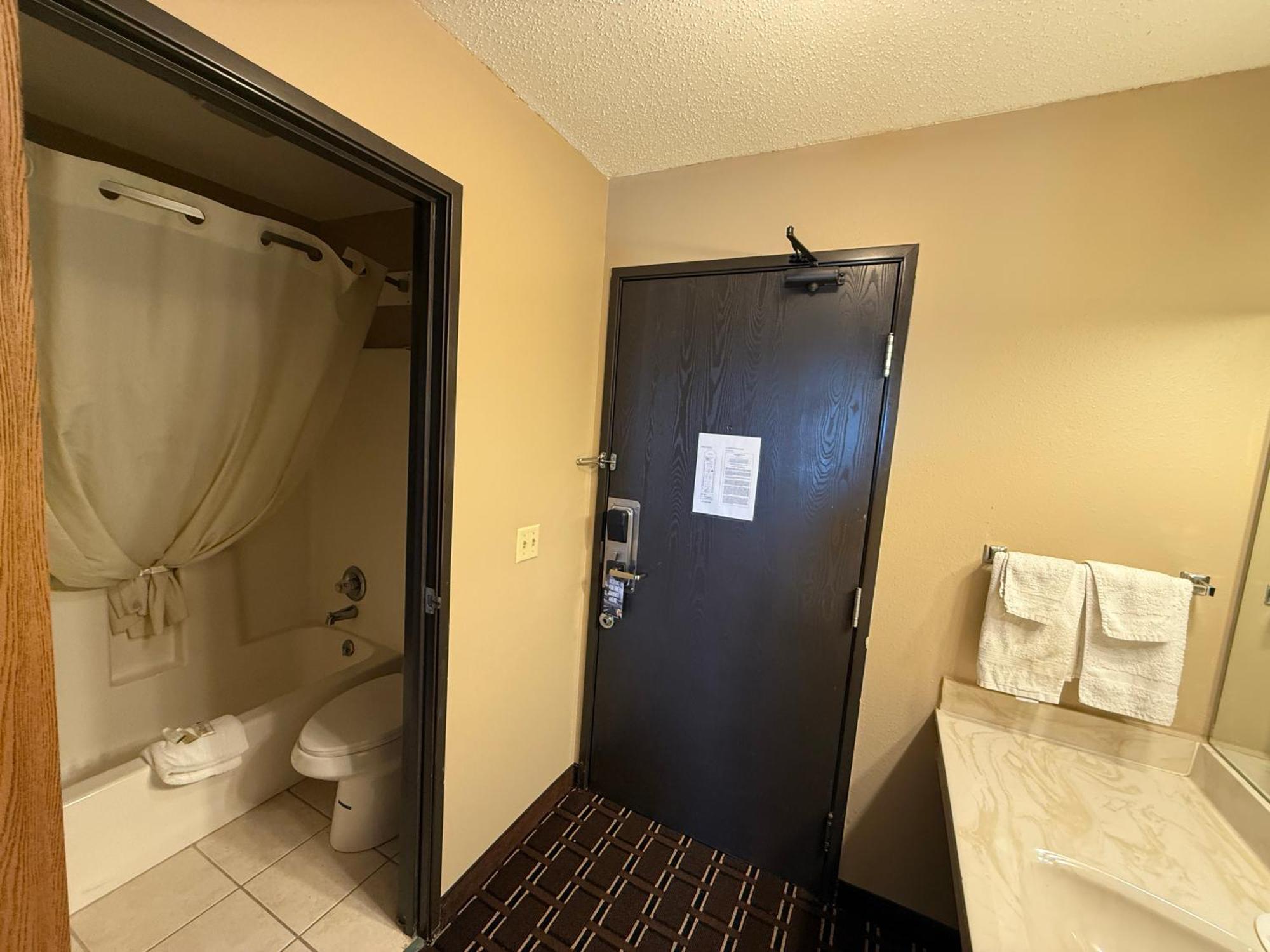 Hotel Super 8 By Wyndham Reedsburg Extérieur photo
